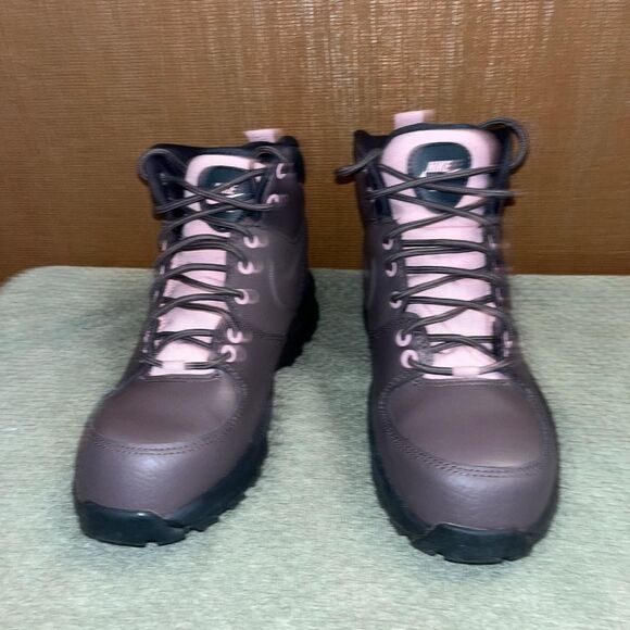 Nike Other - Nike Manoa Girls Grey and Pink Footwear